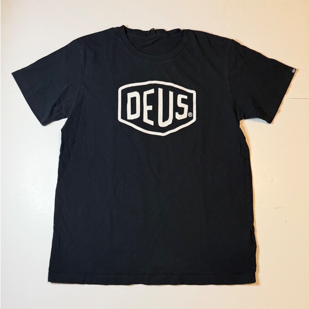 Deus Ex Machina T-Shirt Mens Large Black Cotton Shield Logo Short Sleeve Tee